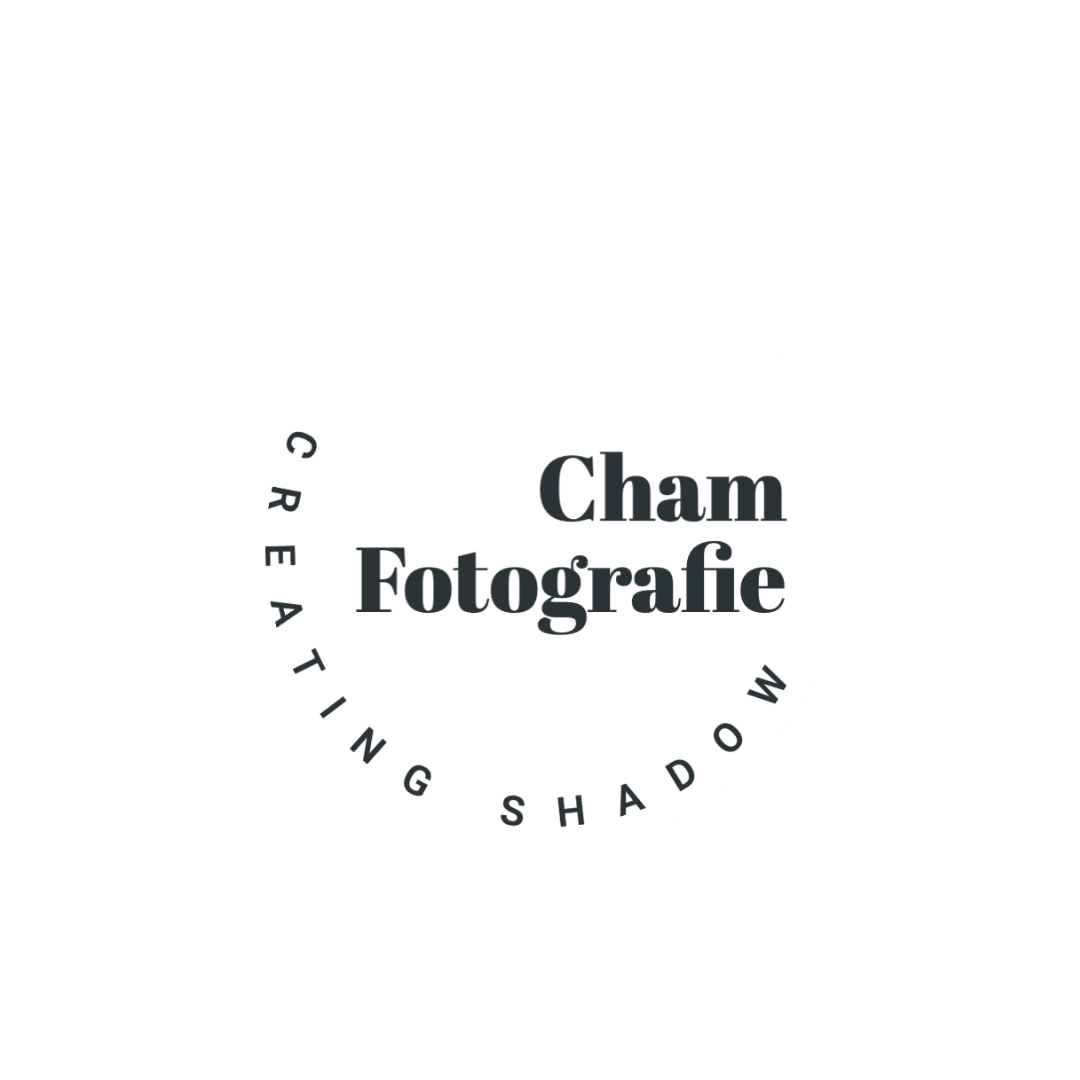 Logo van Cham Fotografie met de tekst "Creating Shadow".